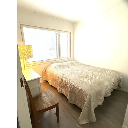 Beautiful 105 M2 Sd-house In Excellent Location Pt With 3 Bedrooms, Free Parking And Sauna 赫尔辛基